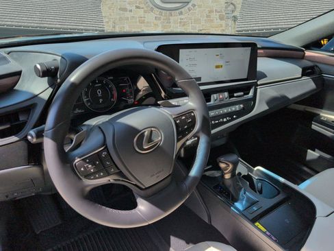 Certified 2025 Lexus ES 350 w/ Premium Package FWD image 6