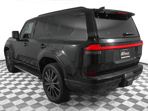 Used 2024 Lexus GX 550 w/ Accessory Package (Z1) AWD/4WD image 6
