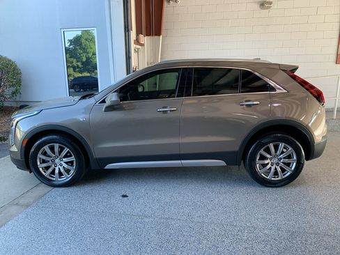Used 2020 Cadillac XT4 Premium Luxury w/ Driver Awareness Package FWD image 5