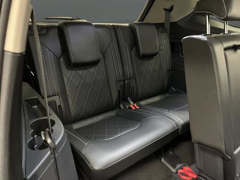 Used 2024 Volkswagen Atlas SEL Premium R-Line image 32