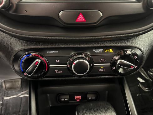 Used 2022 Kia Soul LX image 25