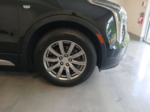 Used 2020 Cadillac XT4 Premium Luxury w/ Cold Weather Package AWD/4WD image 7