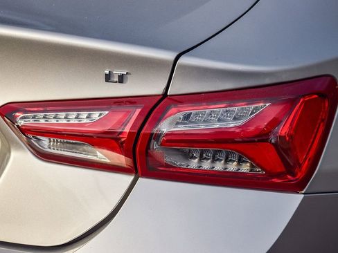 Used 2022 Chevrolet Malibu LT image 7