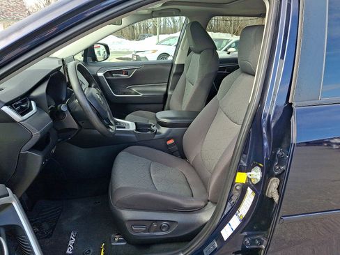 Used 2021 Toyota RAV4 XLE w/ Convenience Package image 15