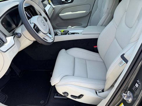 New 2026 Volvo XC60 B5 Ultra w/ Protection Package Premier AWD/4WD image 18
