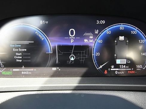 Used 2025 Toyota Crown Signia w/ Advanced Technology Package AWD/4WD image 33