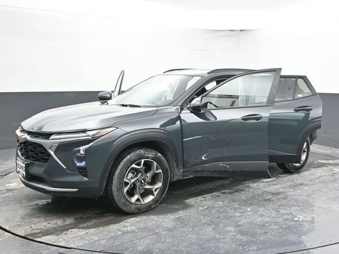 Used 2025 Chevrolet Trax LT image 52
