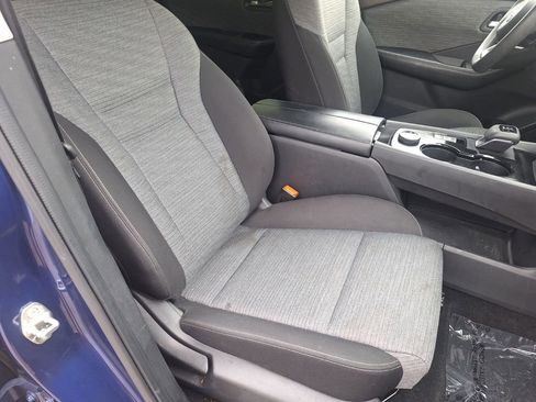 Used 2023 Nissan Rogue SV image 27