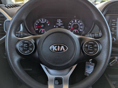 Used 2020 Kia Soul LX FWD image 15