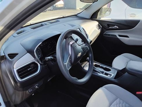 Used 2021 Chevrolet Equinox LS w/ LS Convenience Package FWD image 8