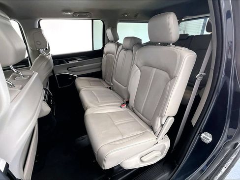Used 2022 Jeep Wagoneer Series I RWD image 32