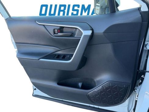 Used 2021 Toyota RAV4 LE image 21