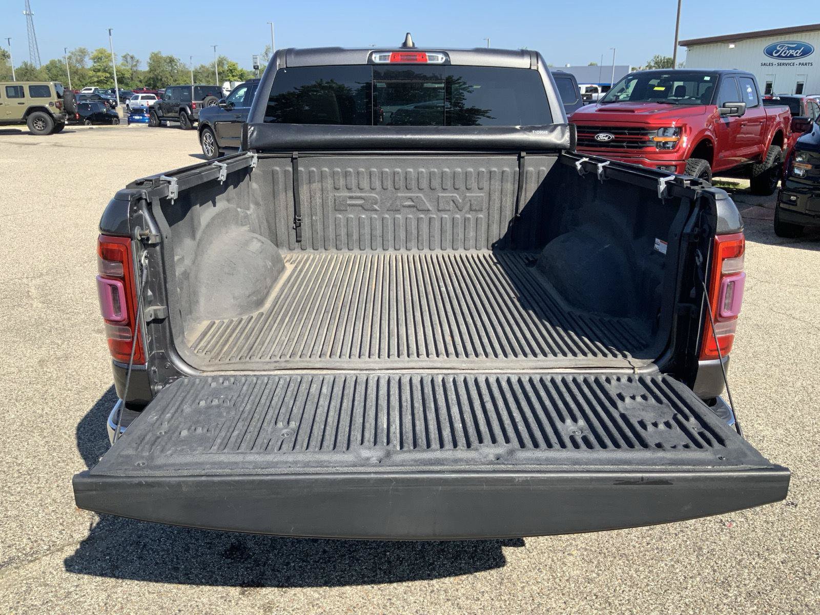 Used 2022 RAM 1500 Laramie AWD/4WD image 11