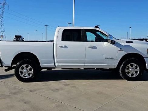 Used 2024 RAM 2500 Laramie AWD/4WD image 9