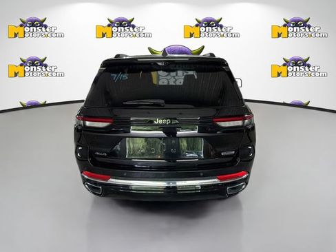 Used 2022 Jeep Grand Cherokee Overland w/ Luxury Tech Group IV AWD/4WD image 5