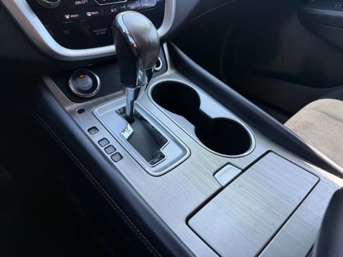 Used 2017 Nissan Murano SV image 24