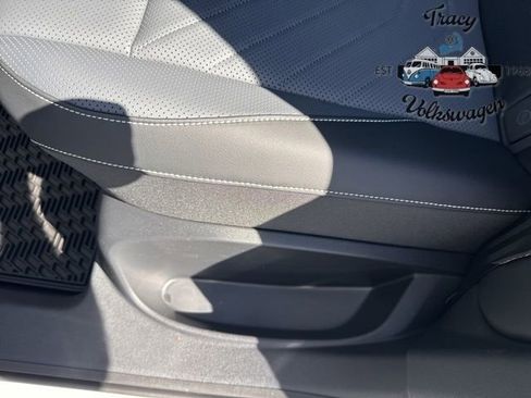 New 2025 Volkswagen Tiguan SE R-Line image 22