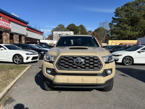 Used 2020 Toyota Tacoma 4x4 Double Cab image 2