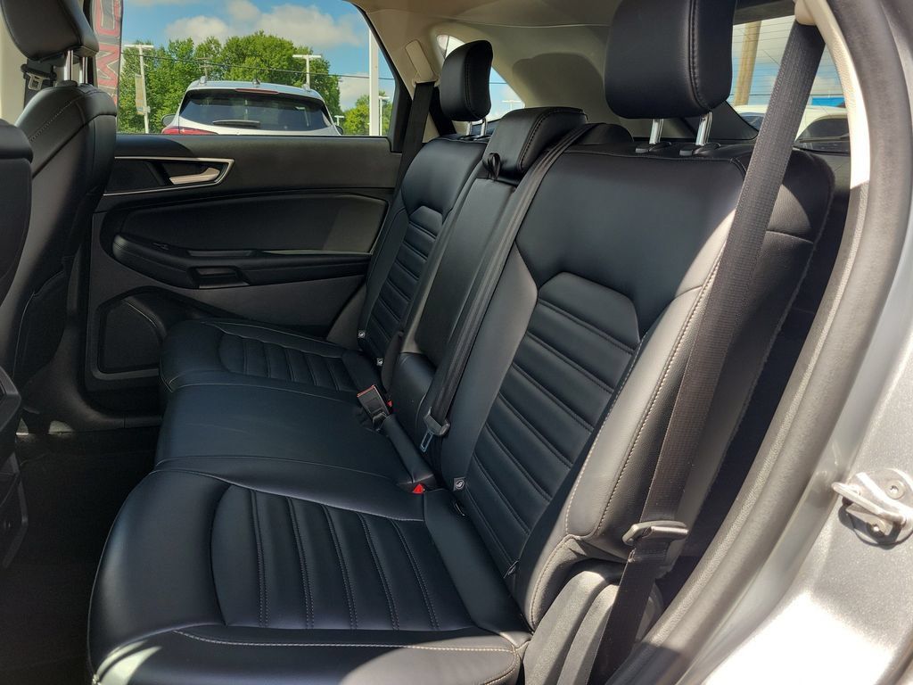Used 2024 Ford Edge SEL AWD/4WD image 11