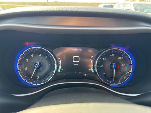 New 2026 Chrysler Pacifica Select image 15