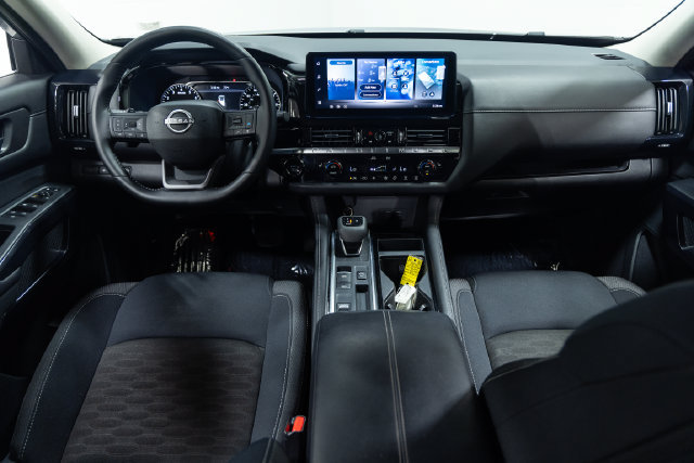 Used 2026 Nissan Pathfinder SV FWD image 20