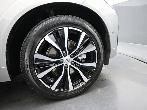 Used 2023 Volvo XC60 B5 Plus w/ Climate Package AWD/4WD image 17