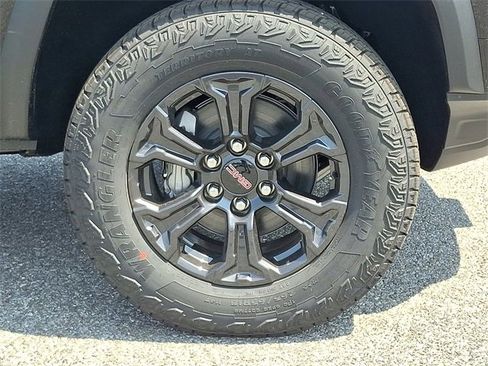 New 2025 GMC Canyon Elevation w/ Convenience Package image 5