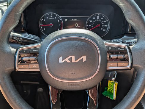 Certified 2022 Kia Sorento LX AWD/4WD image 25