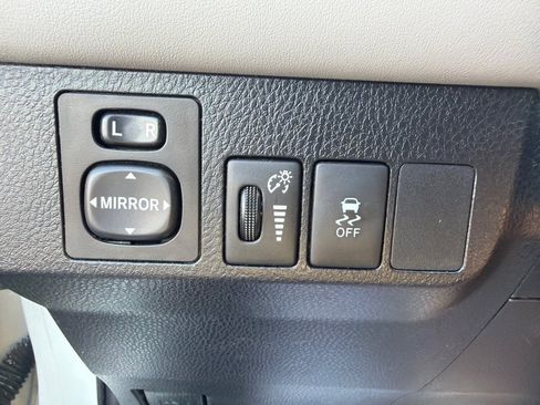 Used 2014 Toyota RAV4 Limited AWD/4WD image 26