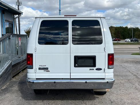 Used 2011 Ford E-150 and Econoline 150 image 7