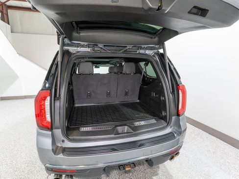 Used 2022 GMC Yukon XL AT4 image 35