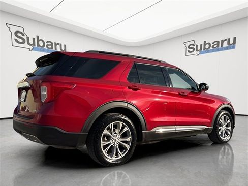 Used 2021 Ford Explorer XLT w/ Equipment Group 202A image 7