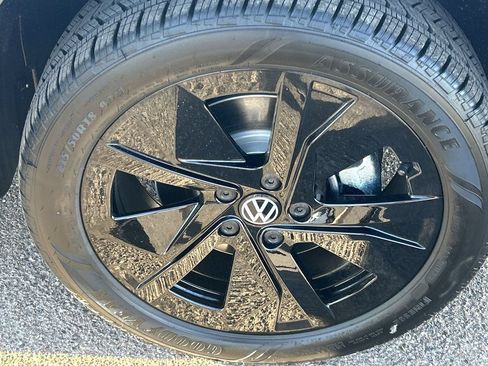 New 2026 Volkswagen Taos SE FWD image 6