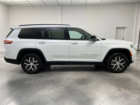 Used 2024 Jeep Grand Cherokee L Limited w/ Luxury Tech Group II image 8