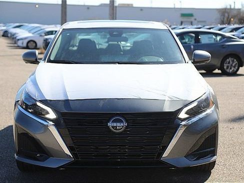 New 2025 Nissan Altima 2.5 SL image 8