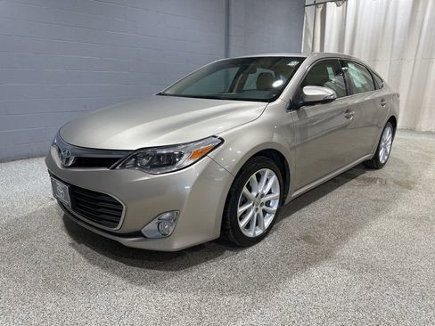 Used 2014 Toyota Avalon Limited image 4