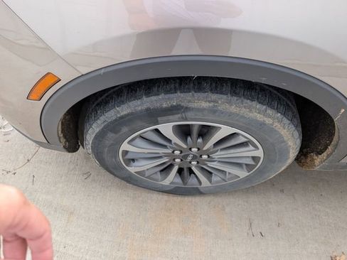 Used 2021 Lincoln Nautilus Reserve image 9