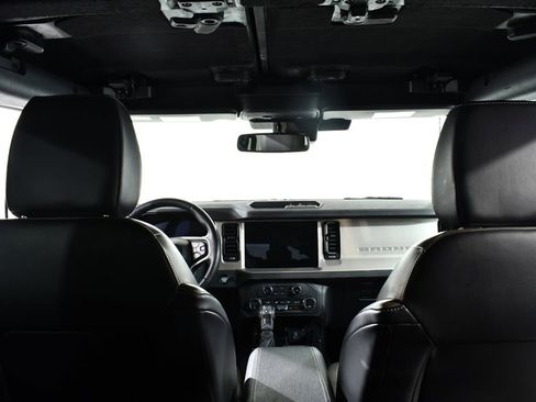 Used 2025 Ford Bronco Outer Banks image 17