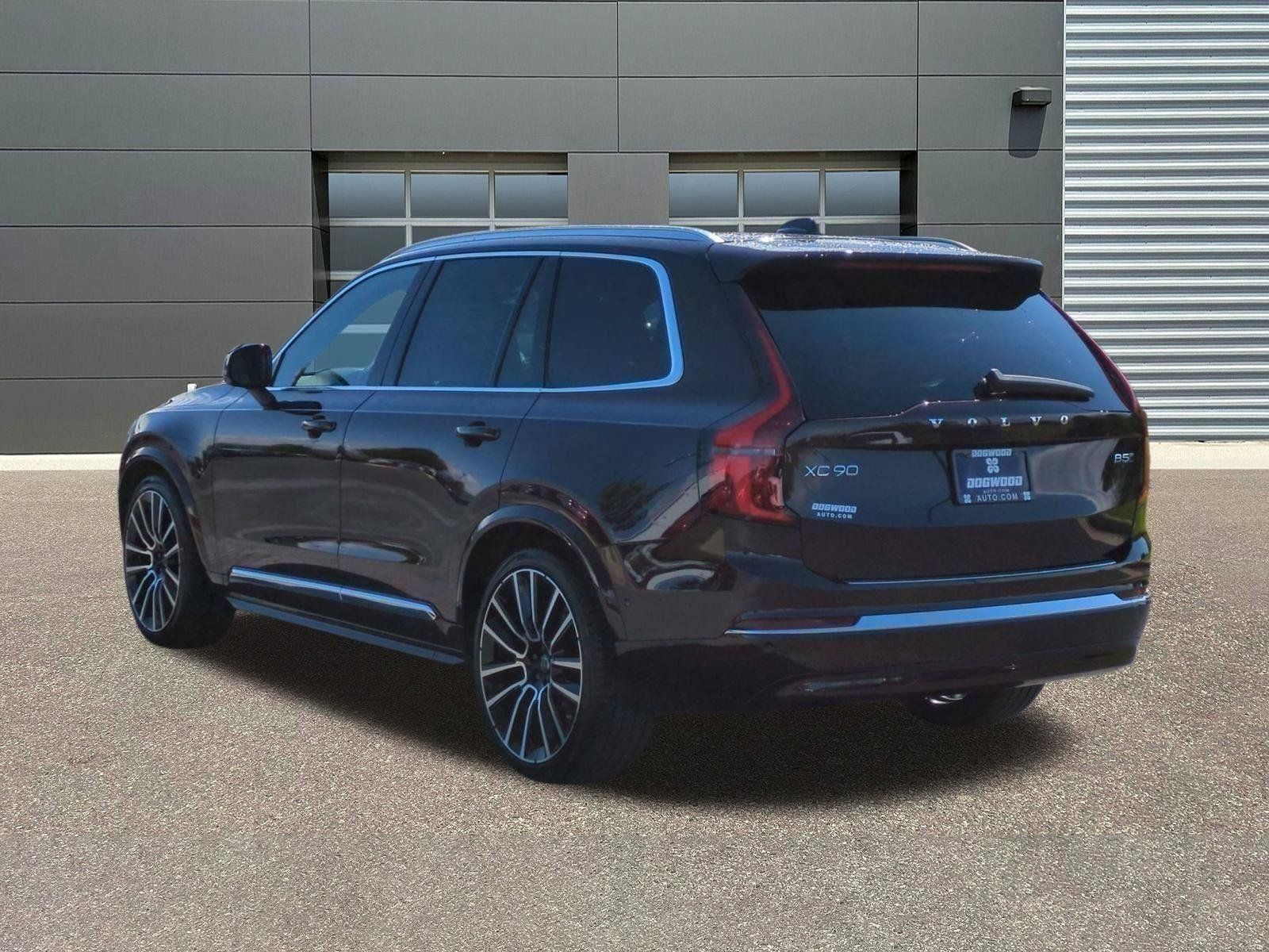 New 2026 Volvo XC90 B5 Ultra w/ Protection Package Premier AWD/4WD image 5