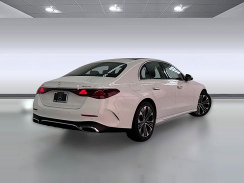 New 2026 Mercedes-Benz E 450 4MATIC Sedan image 8