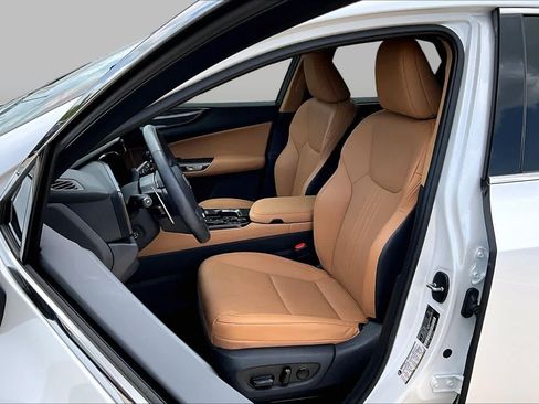 Used 2025 Lexus NX 350 AWD w/ Accessory Package (A2) image 8