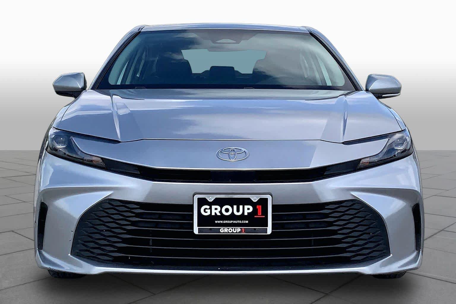 Used 2025 Toyota Camry LE FWD image 4