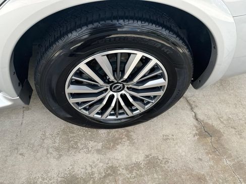 Used 2021 Nissan Armada SL w/ Captain's Chairs Package AWD/4WD image 28