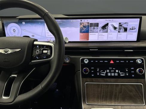 Used 2025 Genesis GV80 2.5T Prestige image 9