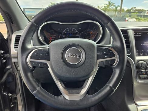 Used 2018 Jeep Grand Cherokee Altitude AWD/4WD image 19