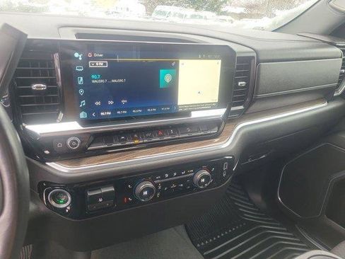 Used 2022 Chevrolet Silverado 1500 LT w/ Z71 Off-Road Package image 30