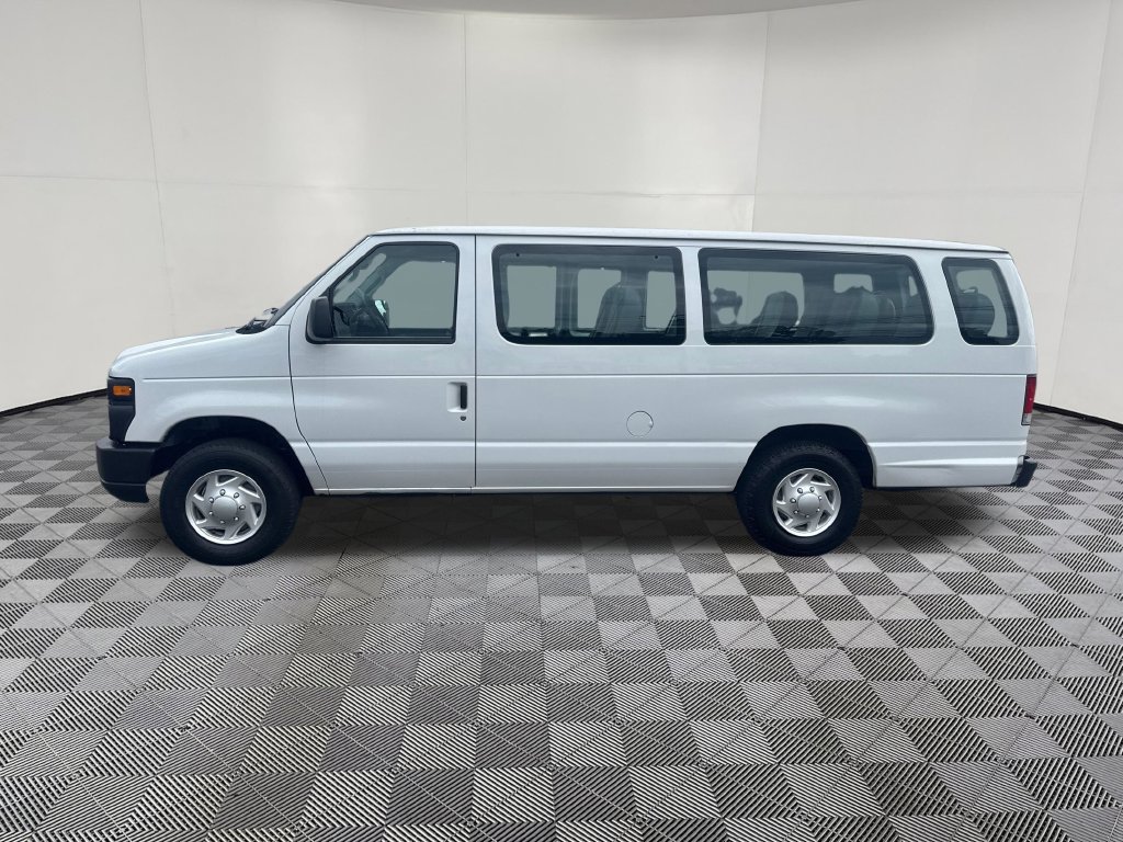 Used 2014 Ford E-250 and Econoline 250 Extended w/ Power Group RWD image 3