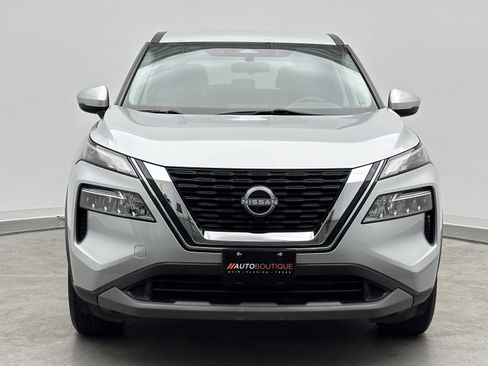 Used 2022 Nissan Rogue SV FWD image 2