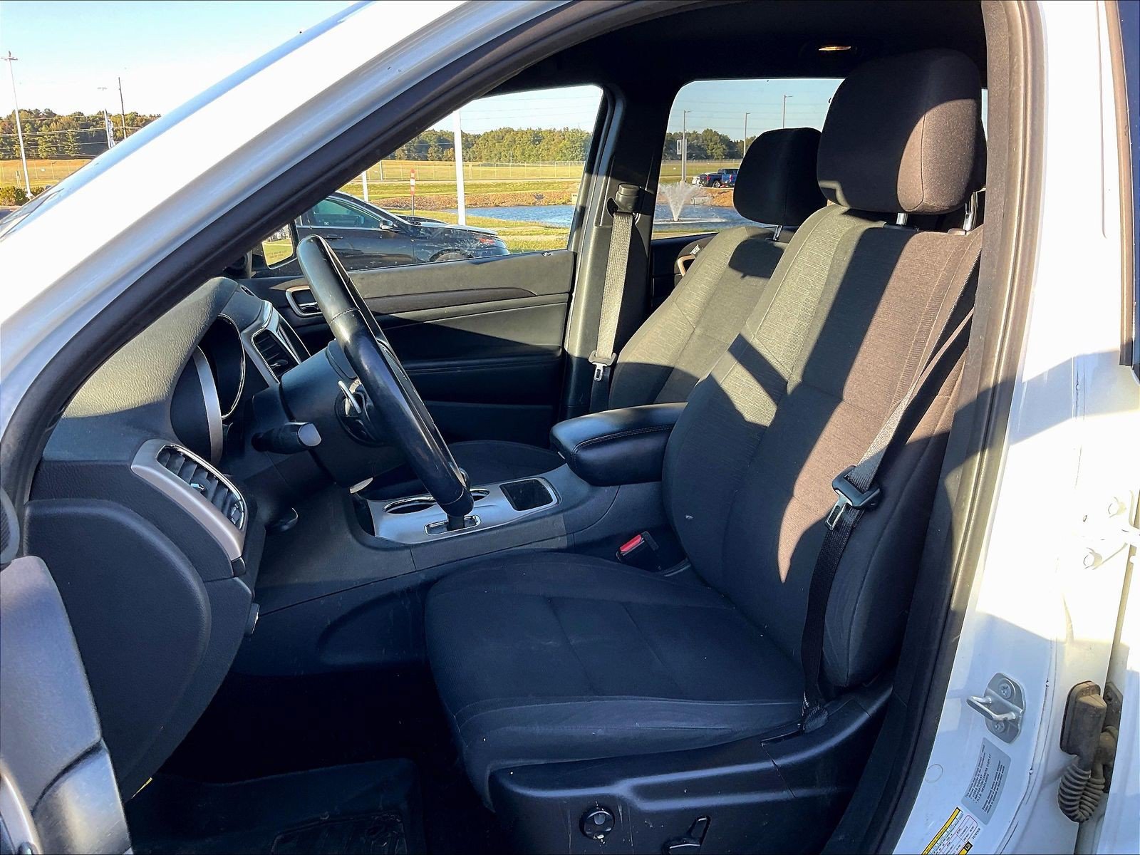 Used 2015 Jeep Grand Cherokee Laredo w/ Quick Order Package 23E AWD/4WD image 6