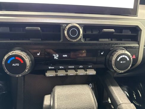 Used 2024 Toyota Tacoma TRD Off-Road AWD/4WD image 32